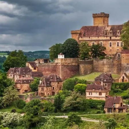 Nuitée Au Pied Du Château De Castelnau Сasa de vacaciones Prudhomat