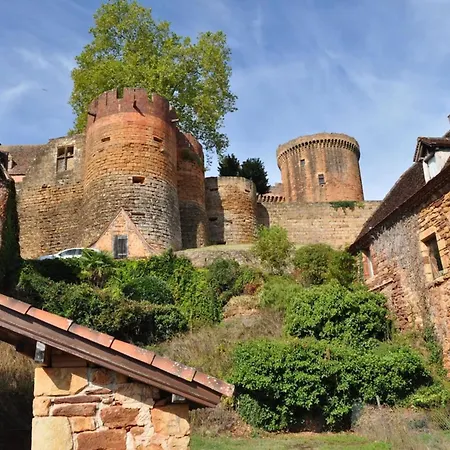 Сasa de vacaciones Nuitée Au Pied Du Château De Castelnau