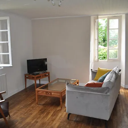 Сasa de vacaciones Nuitée Au Pied Du Château De Castelnau Prudhomat