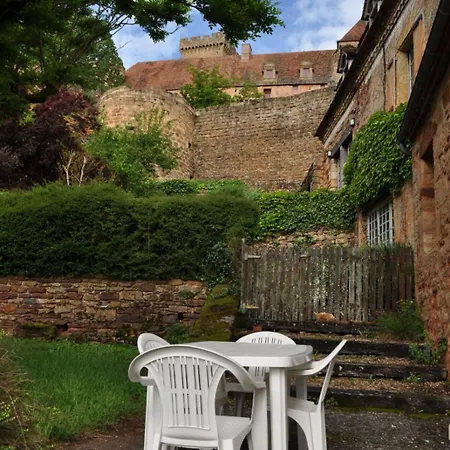 Сasa de vacaciones Nuitée Au Pied Du Château De Castelnau Prudhomat