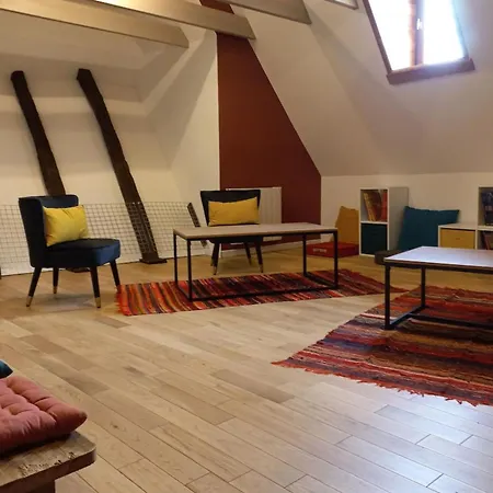Nuitee Au Pied Du Chateau De Castelnau