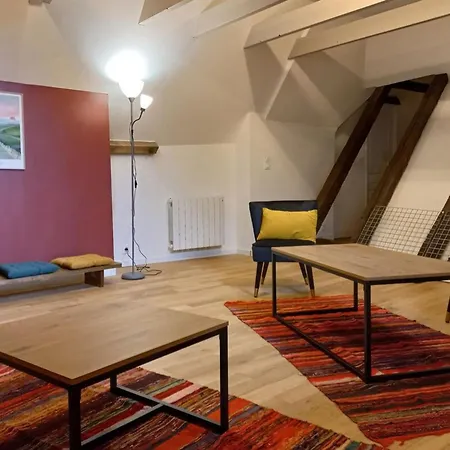 Сasa de vacaciones Nuitée Au Pied Du Château De Castelnau *