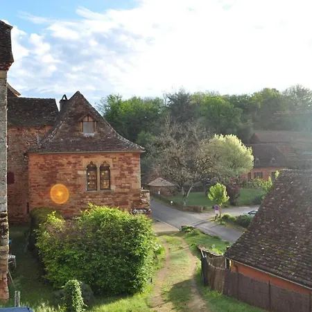 Nuitée Au Pied Du Château De Castelnau *